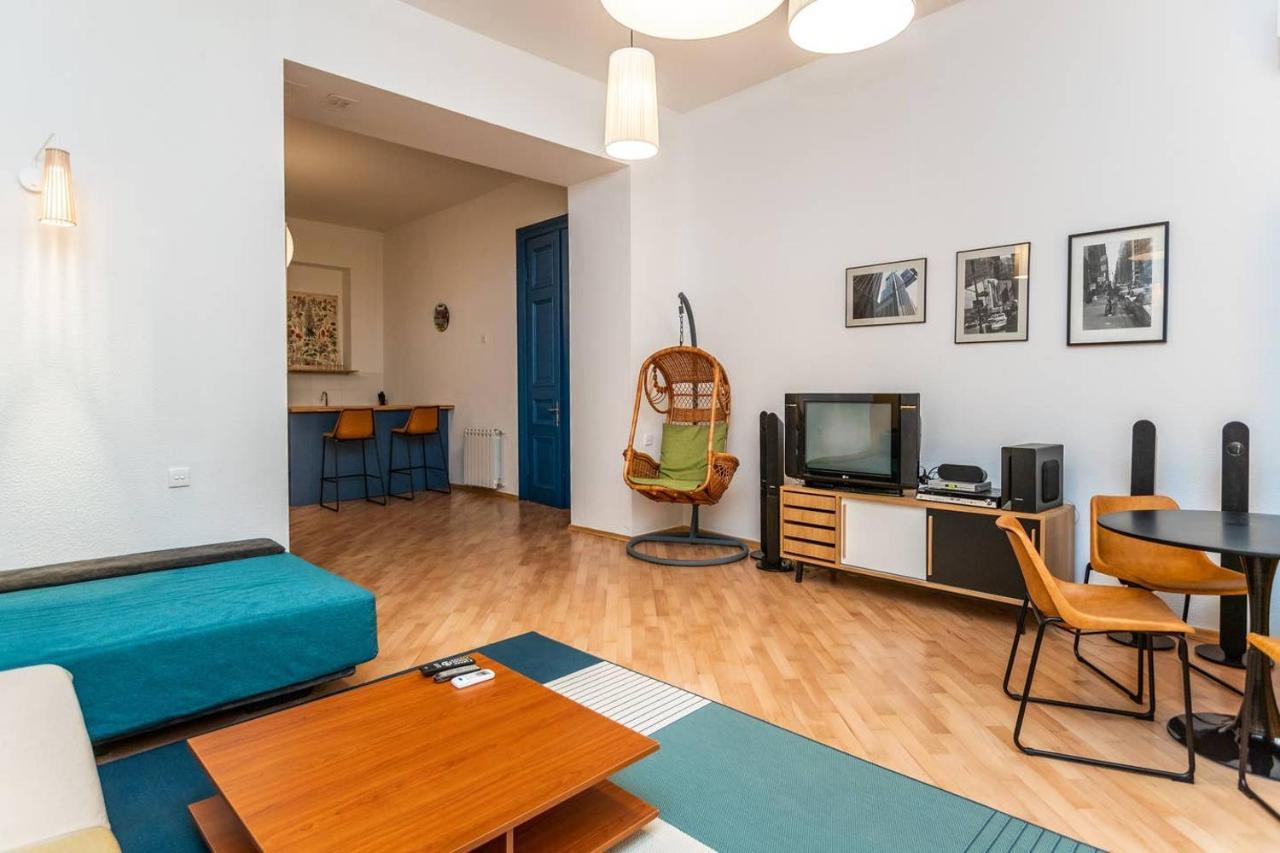Charming 2Br Near Rooms Hotel - By Wehost Apartment