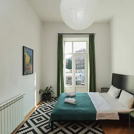 Charming 2Br Near Rooms Hotel - By Wehost Tbilisi Exterior photo