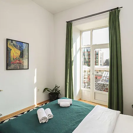 Charming 2Br Near Rooms Hotel - By Wehost Tbilisi Exterior photo