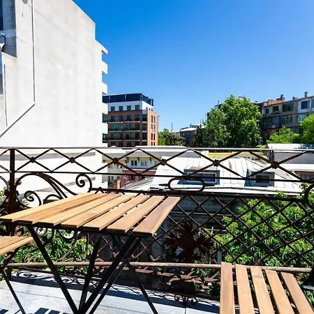 Charming 2Br Near Rooms Hotel - By Wehost Tbilisi Exterior photo