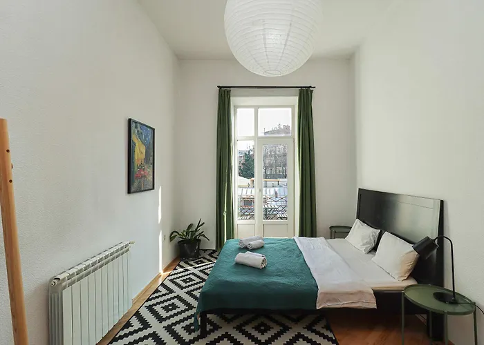 Апартаменты Wehost Near RoomShotel