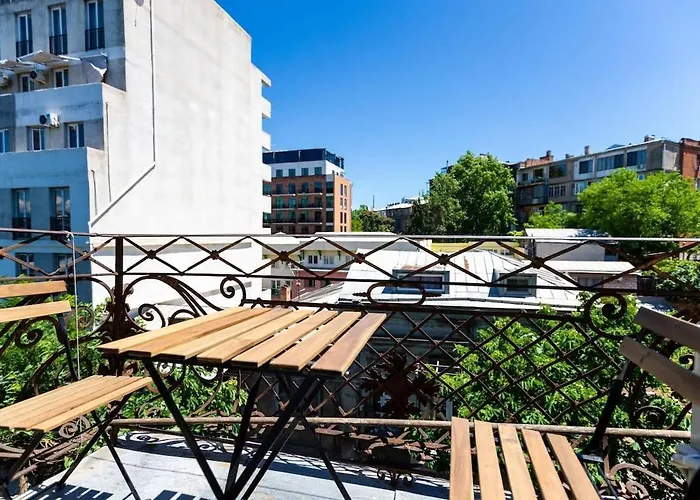 Апартаменты Wehost Near RoomShotel