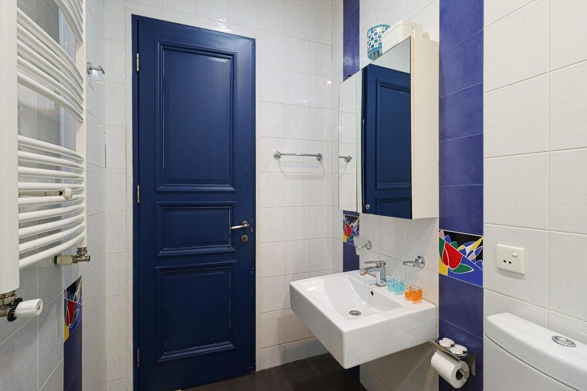 Апартаменты Wehost Near RoomShotel
