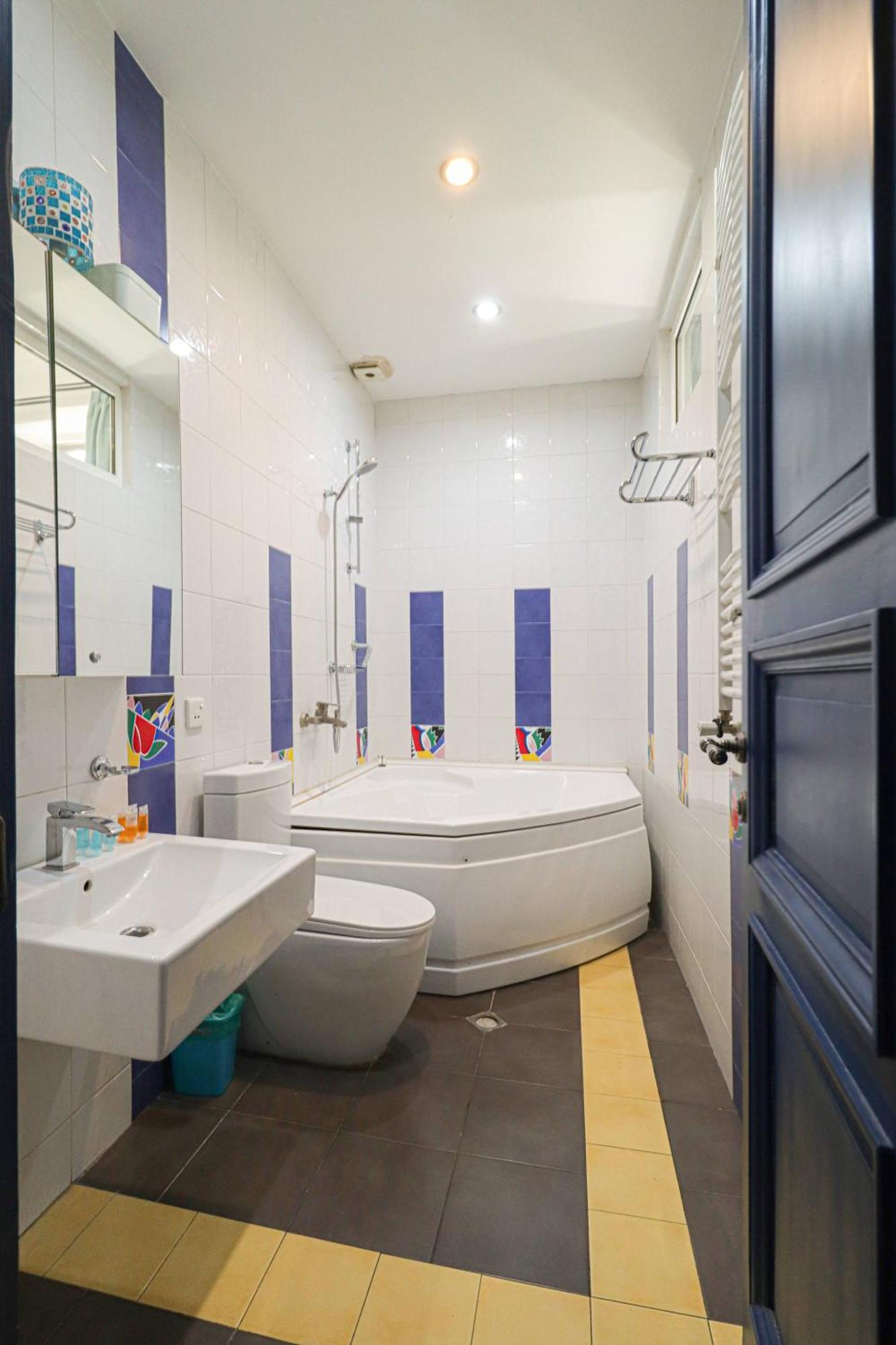 Апартаменты Wehost Near RoomShotel Тбилиси