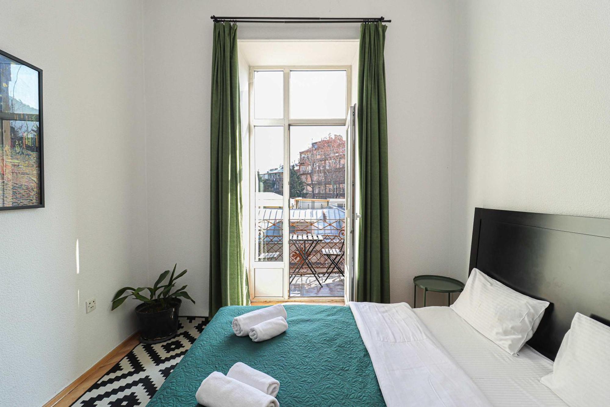 Апартаменты Wehost Near RoomShotel *