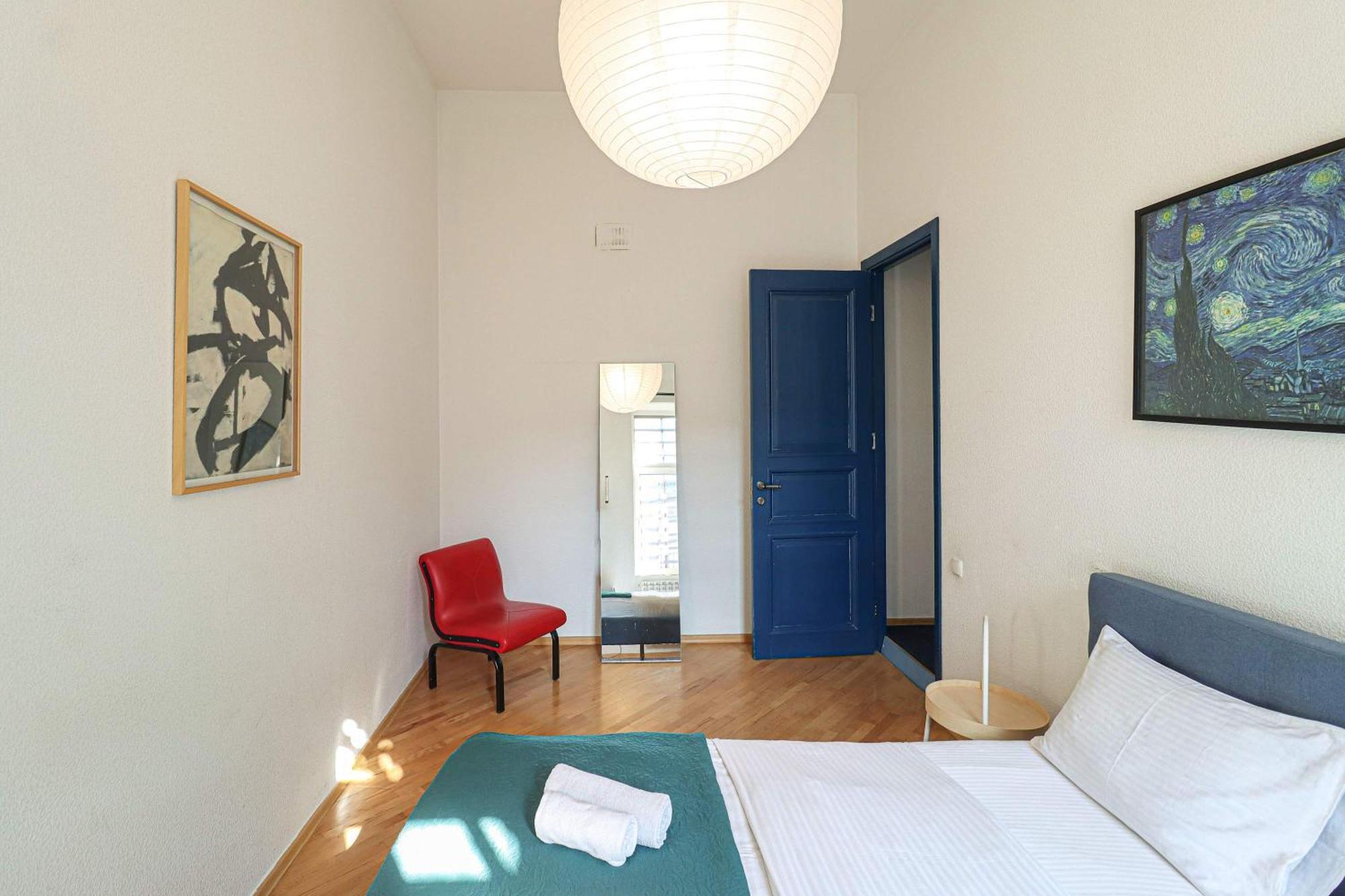 Апартаменты Wehost Near RoomShotel *