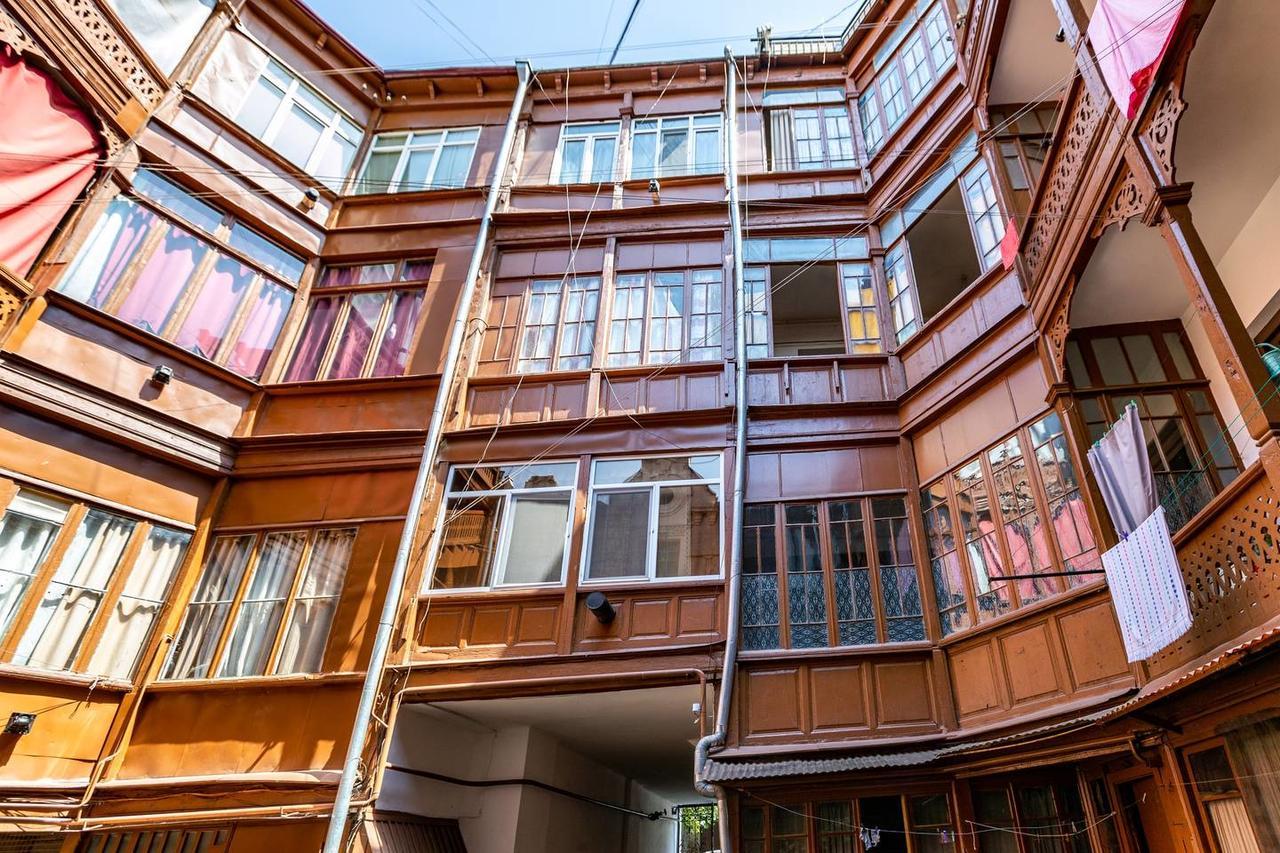 Апартаменты Wehost Near RoomShotel Тбилиси